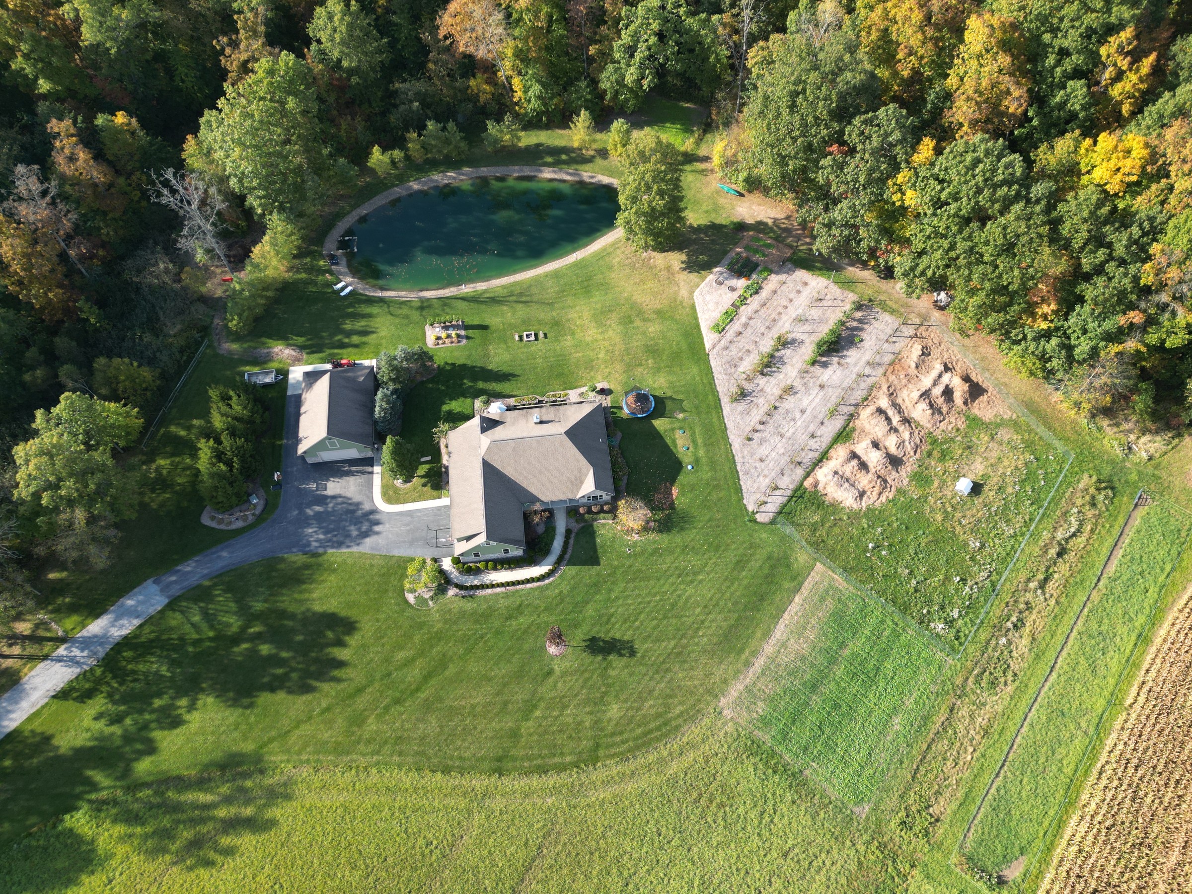 Single-Family Home with Garage - Image 26